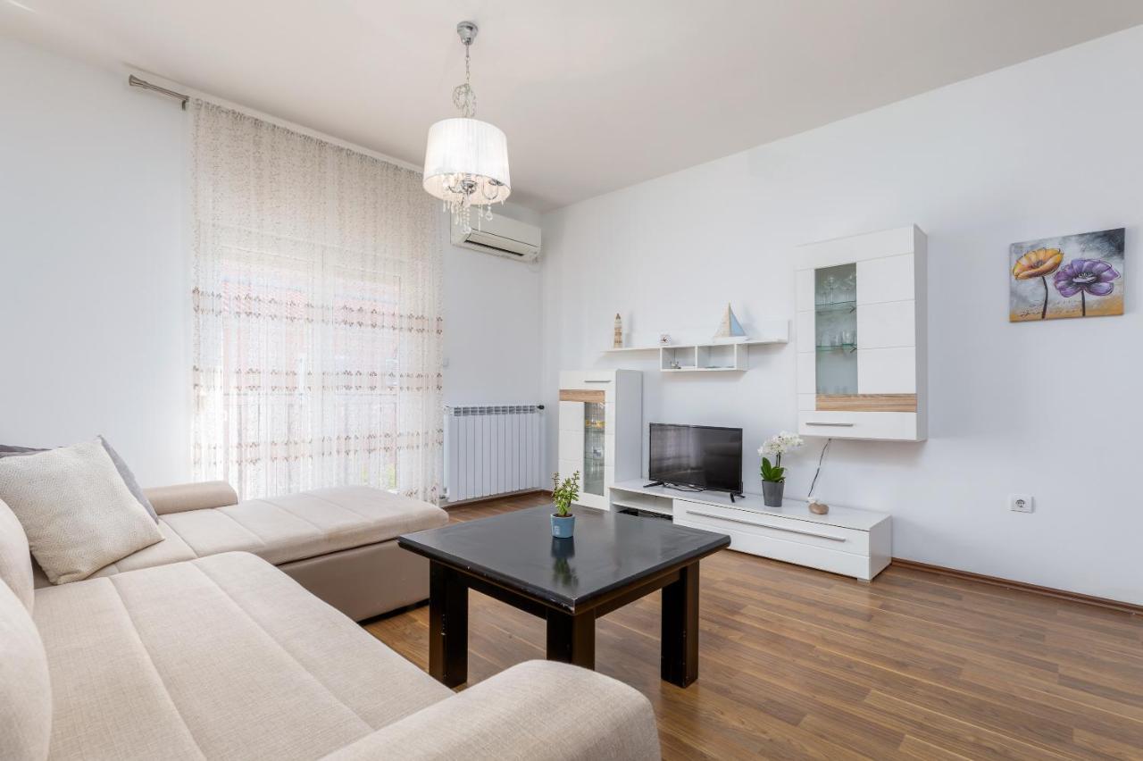 Apartman Vera Appartement Pula Buitenkant foto